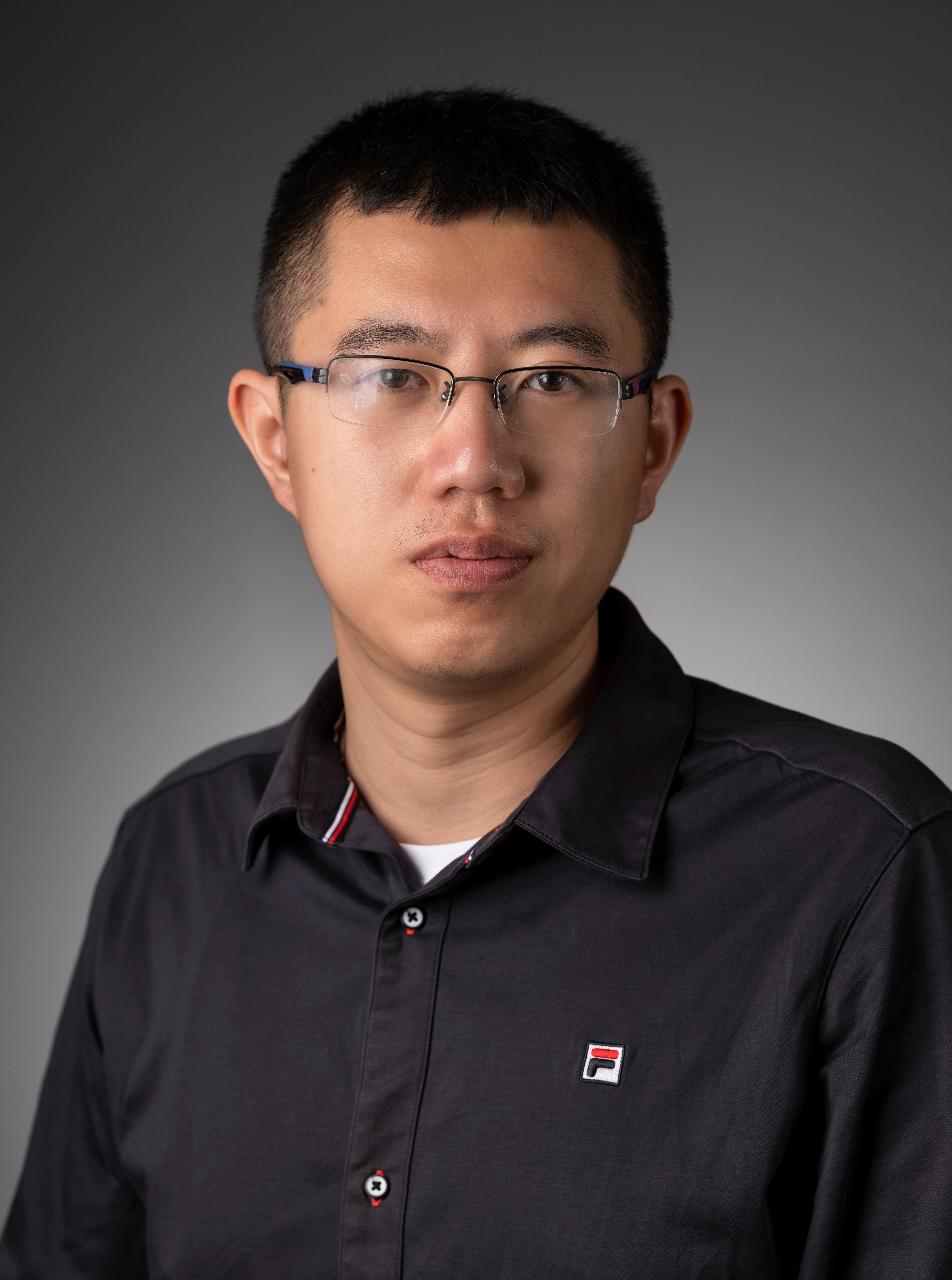 headshot of Haozhe Yang