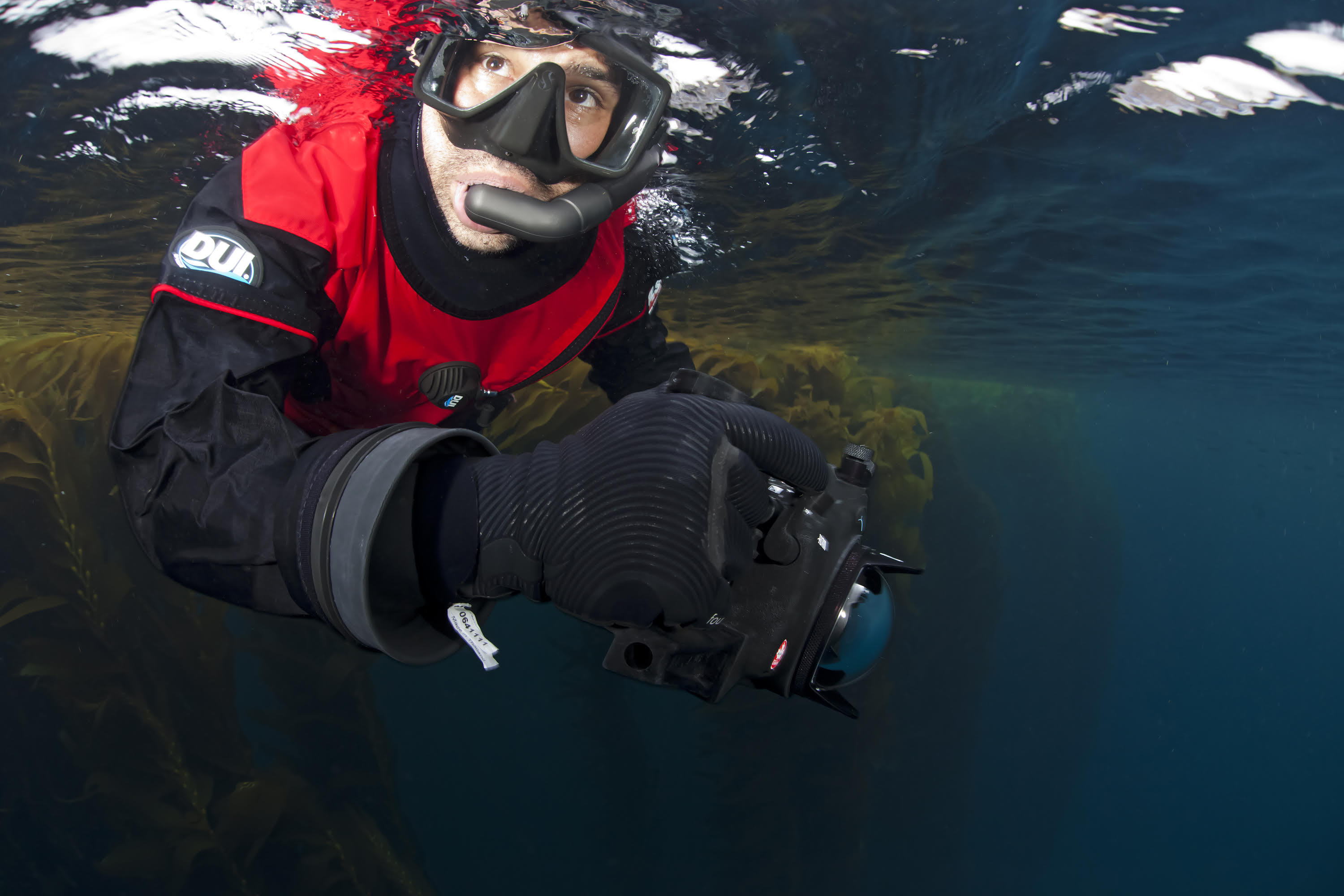 Octavio Aburto in dive gear underwater