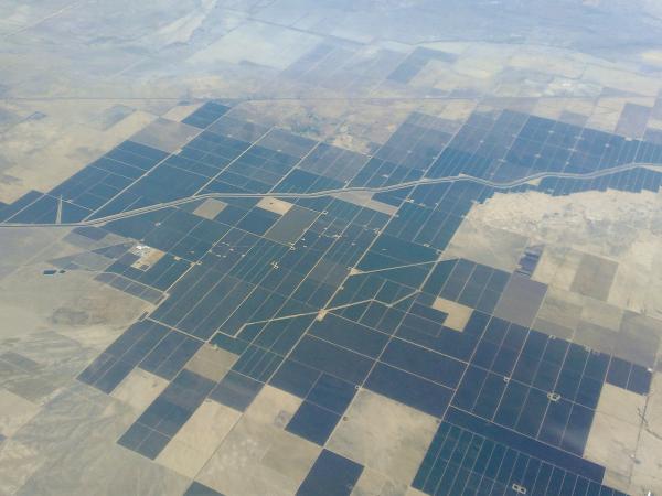 Aerial view of Kern County farmland - wikimedia