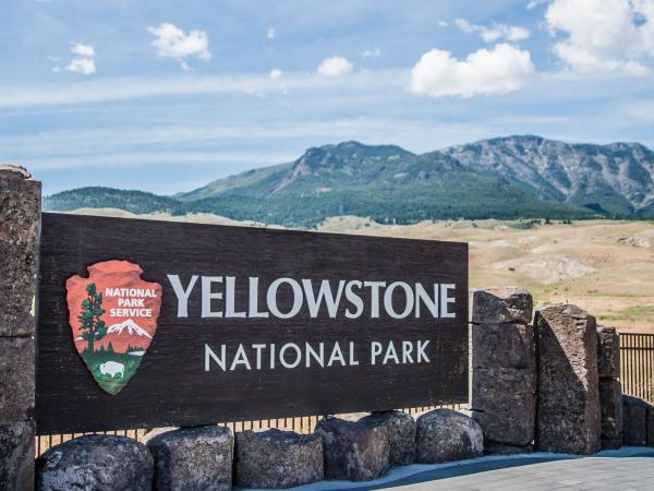 Yellowstone National Park sign